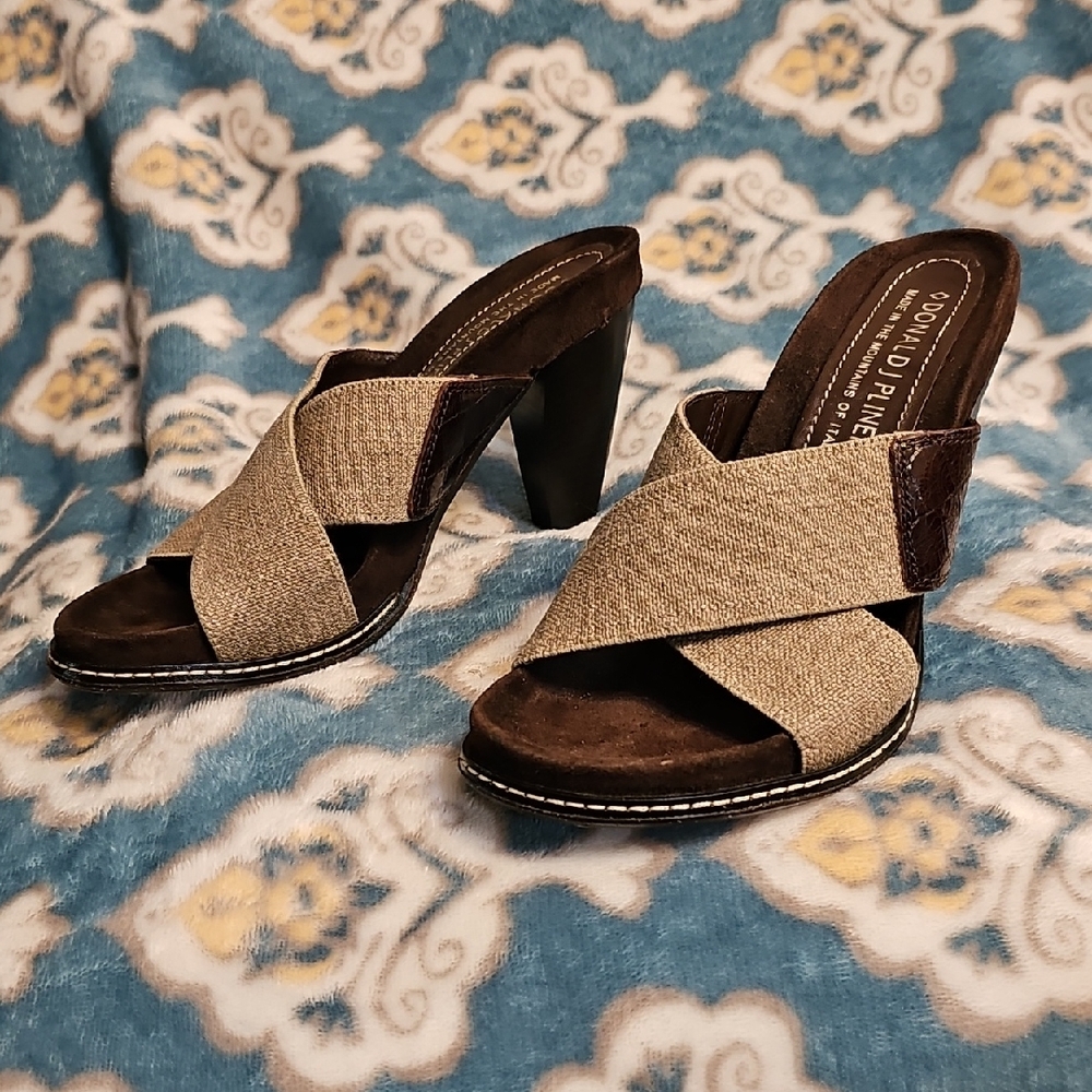 Donald J Pliner Beige And Brown Sandal EUC 6.5